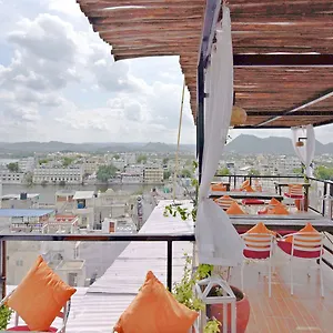 Udai Niwas By The Udaipur